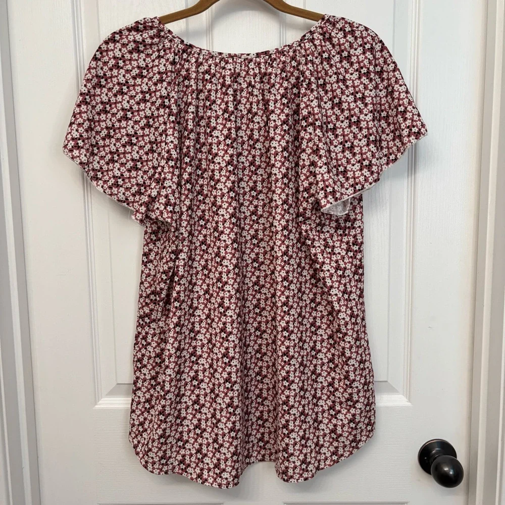 Burgundy Floral V-Neck Top | SimpleFun XL - Picture 2 of 11